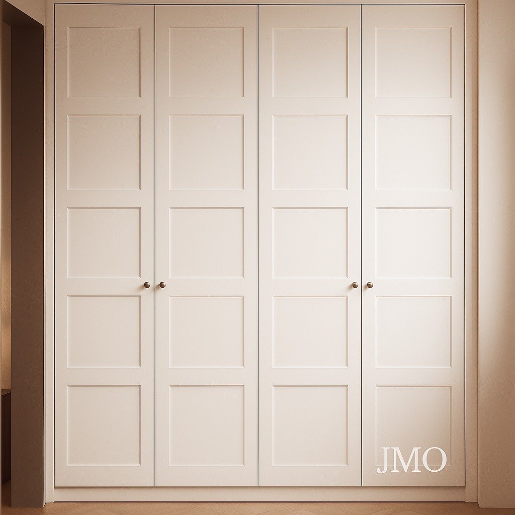 Puerta de Armario Lacada en Blanco con cuarterones a medida - Imagen 2